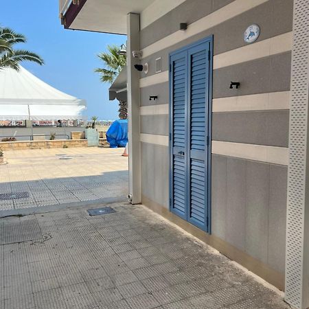 Al Delfino Blu Hotel Margherita Di Savoia Exterior foto