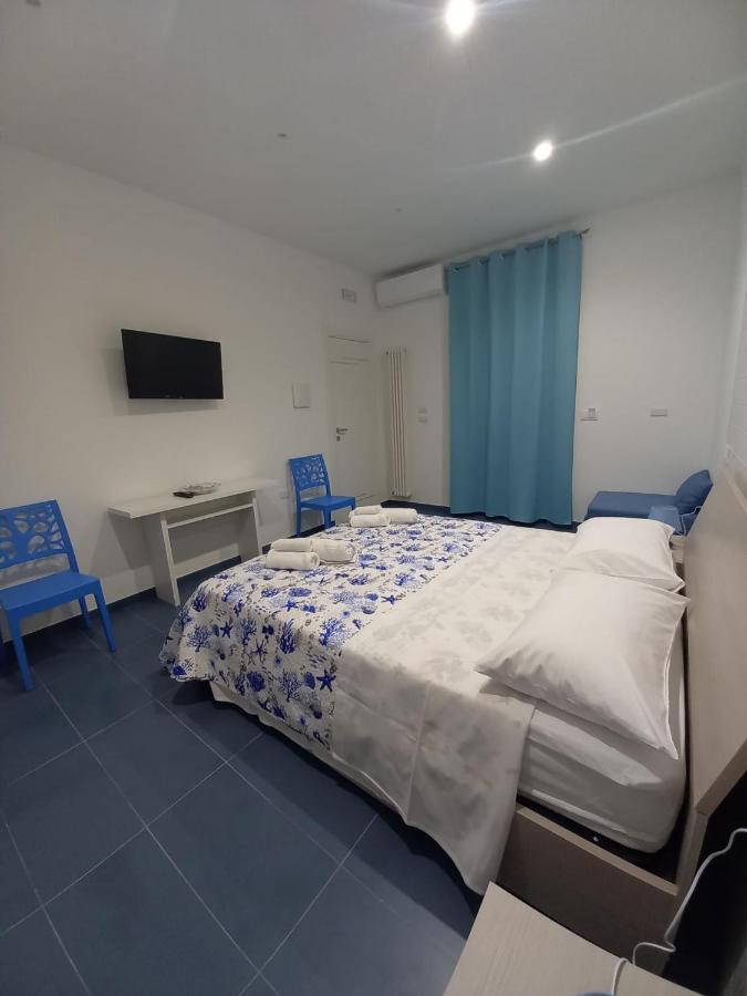 Al Delfino Blu Hotel Margherita Di Savoia Exterior foto