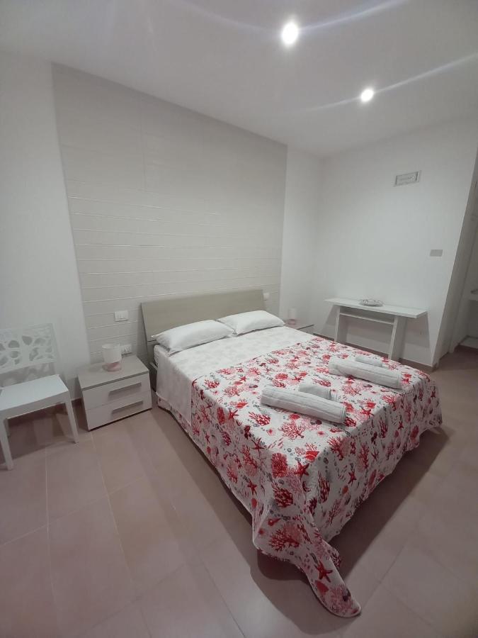 Al Delfino Blu Hotel Margherita Di Savoia Exterior foto